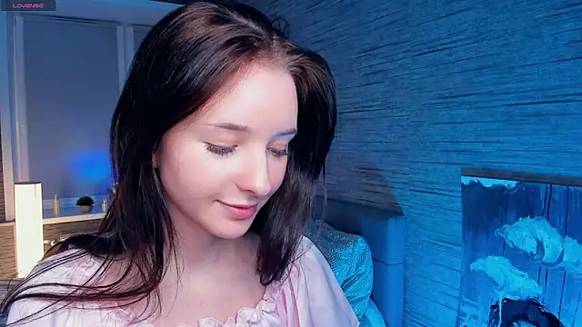 MerylHedley online show from December 2024 01:32:02 PM