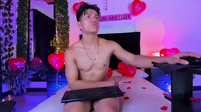 Valentino  X online show from February 2025 06:08:02 PM