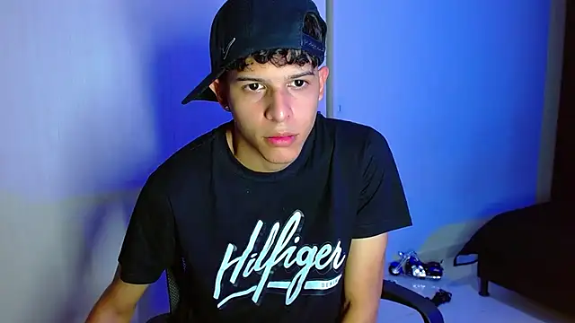 LiamGadiell online show from March 2025 03:54:01 AM