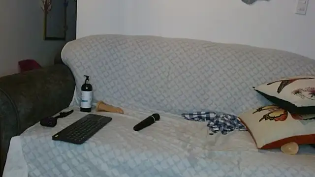 Vanessa Aniston online show from February 2026 07:26:01 AM