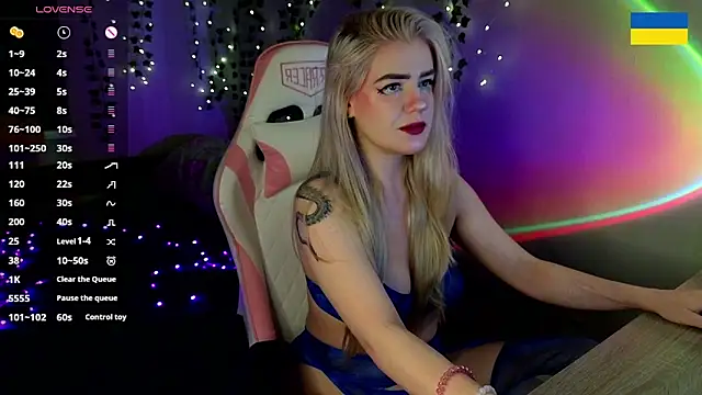 RedVelveten online show from September 2025 08:08:01 PM