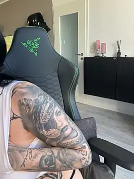 Snapshot of PalinaPr chatting on October 2025 10:27:02 AM PalinaPr online show from October 2025 10:27:02 AM