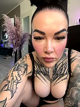 Snapshot of PalinaPr chatting on November 2025 11:55:02 AM PalinaPr online show from November 2025 11:55:02 AM