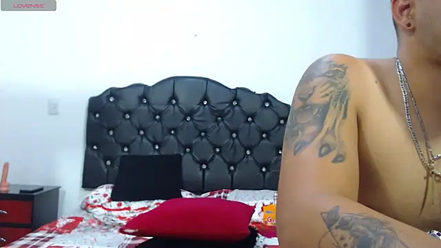 Group Lustt online show from January 2025 06:31:02 AM