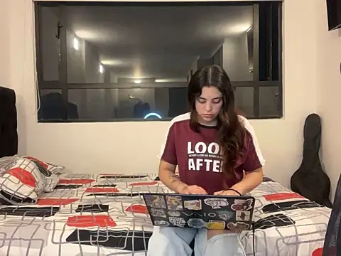 Snapshot of Scarlett_Jazmin chatting on February 2025 05:26:02 AM Scarlett Jazmin online show from February 2025 05:26:02 AM