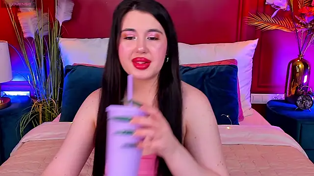Mayzzie online show from April 2026 07:08:02 PM