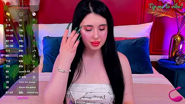 Mayzzie online show from May 2026 07:19:01 PM