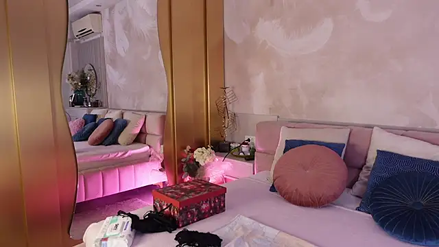 JullyBlair online show from November 2025 05:51:02 AM