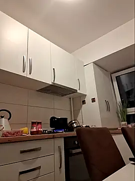 AveryWillow online show from February 2025 06:53:01 PM