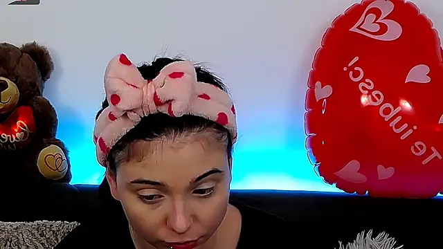 Snapshot of AveryWillow chatting on February 2025 11:41:02 AM AveryWillow online show from February 2025 11:41:02 AM