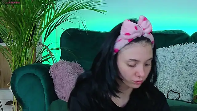 AveryWillow online show from October 2025 01:37:01 AM