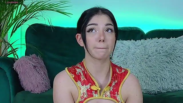 Snapshot of AveryWillow chatting on October 2025 02:55:01 AM AveryWillow online show from October 2025 02:55:01 AM