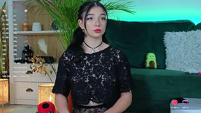 Snapshot of AveryWillow chatting on October 2025 03:07:01 AM AveryWillow online show from October 2025 03:07:01 AM