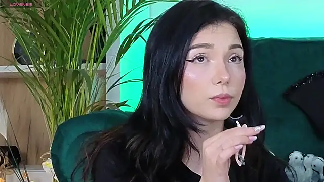 Snapshot of AveryWillow chatting on November 2025 07:55:02 AM AveryWillow online show from November 2025 07:55:02 AM