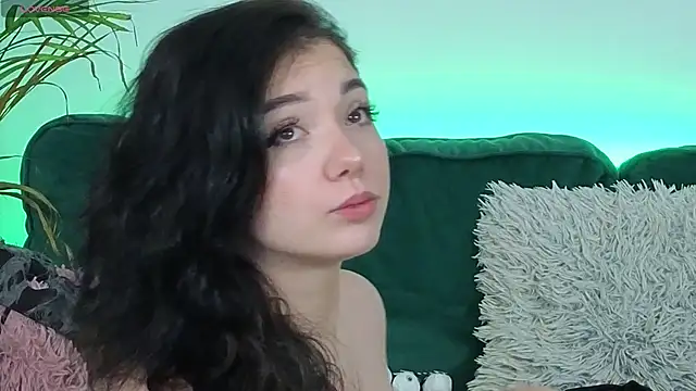 Snapshot of AveryWillow chatting on November 2025 07:28:01 AM AveryWillow online show from November 2025 07:28:01 AM