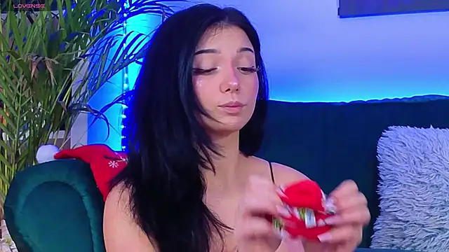 Snapshot of AveryWillow chatting on December 2025 08:25:01 PM AveryWillow online show from December 2025 08:25:01 PM