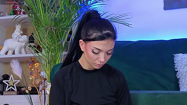 Snapshot of AveryWillow chatting on December 2025 04:03:02 PM AveryWillow online show from December 2025 04:03:02 PM