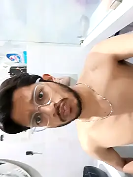 skinnyyyyyyyyy online show from February 2025 03:43:02 AM