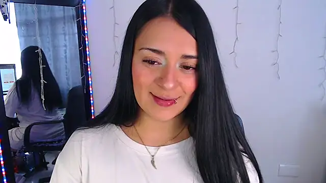 Snapshot of Samanta_james19 chatting on May 2026 05:18:01 PM Samanta james19 online show from May 2026 05:18:01 PM