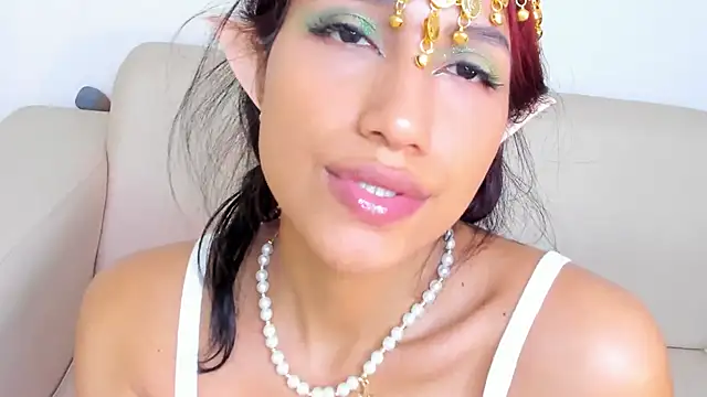 Snapshot of naomiii__ chatting on March 2025 04:15:02 AM naomiii online show from March 2025 04:15:02 AM