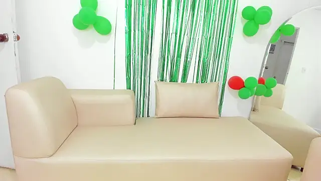 Snapshot of naomiii__ chatting on March 2025 01:32:02 AM naomiii online show from March 2025 01:32:02 AM