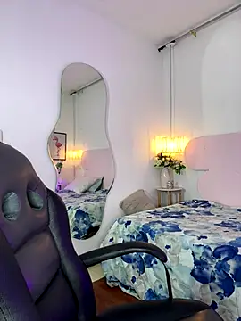 Snapshot of naomiii__ chatting on October 2025 11:44:02 AM naomiii online show from October 2025 11:44:02 AM