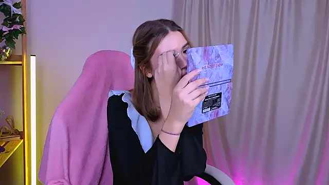 EmmaKeam online show from September 2025 03:34:01 AM