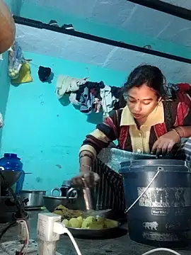 Snapshot of Surajpuja79 chatting on December 2025 03:59:02 AM Surajpuja79 online show from December 2025 03:59:02 AM