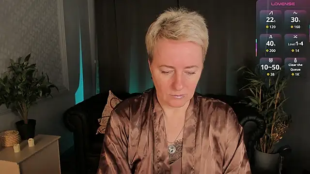 Nika Smit online show from March 2026 05:18:01 AM