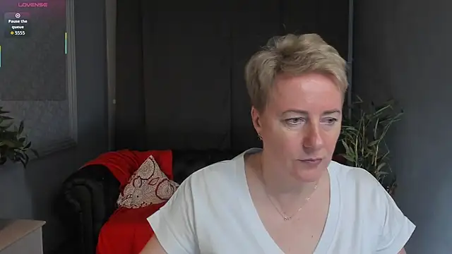 Nika Smit online show from May 2026 05:12:01 AM