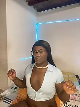 Snapshot of bigcrisblack chatting on December 2024 05:45:02 AM bigcrisblack online show from December 2024 05:45:02 AM