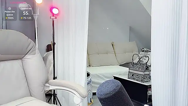 yoyo520- online show from March 2025 08:14:02 PM