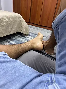 Snapshot of estebandelouis chatting on February 2025 12:43:01 AM estebandelouis online show from February 2025 12:43:01 AM