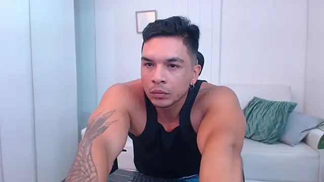 Snapshot of estebandelouis chatting on March 2025 01:28:01 PM estebandelouis online show from March 2025 01:28:01 PM