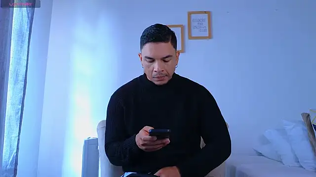 Snapshot of estebandelouis chatting on February 2026 01:30:02 PM estebandelouis online show from February 2026 01:30:02 PM