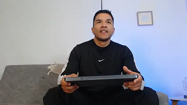 estebandelouis online show from July 2026 11:51:02 AM
