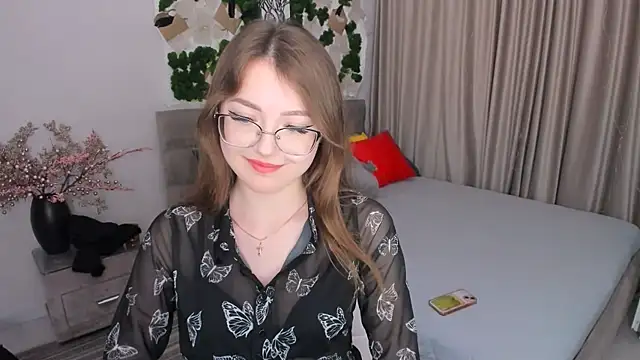 SereneFlame online show from February 2025 07:11:01 PM