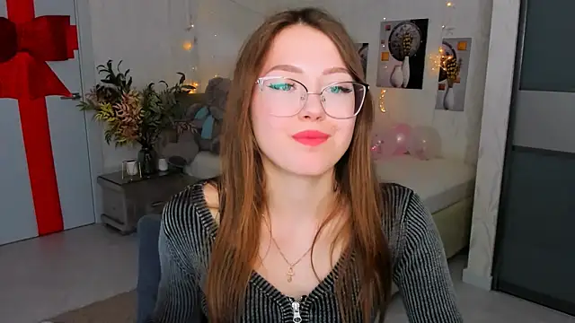 SereneFlame online show from February 2025 04:03:02 PM