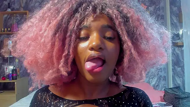 Snapshot of EMMAPARISS chatting on January 2026 11:56:01 AM EMMAPARISS online show from January 2026 11:56:01 AM