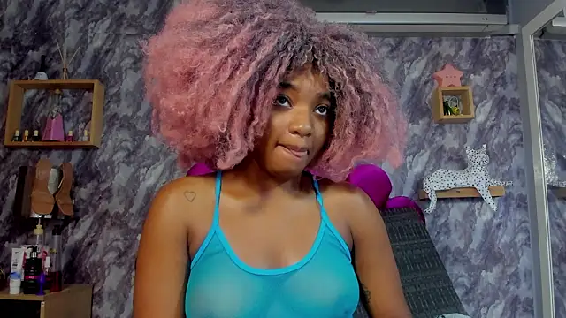 Snapshot of EMMAPARISS chatting on February 2026 12:10:01 PM EMMAPARISS online show from February 2026 12:10:01 PM