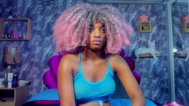 Snapshot of EMMAPARISS chatting on February 2026 12:01:02 PM EMMAPARISS online show from February 2026 12:01:02 PM