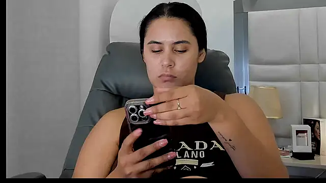 LexyRobert online show from November 2025 12:00:02 AM