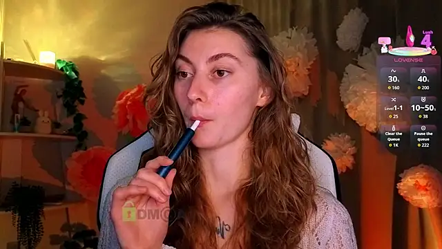Snapshot of lady_curls chatting on April 2026 09:12:02 PM lady curls online show from April 2026 09:12:02 PM