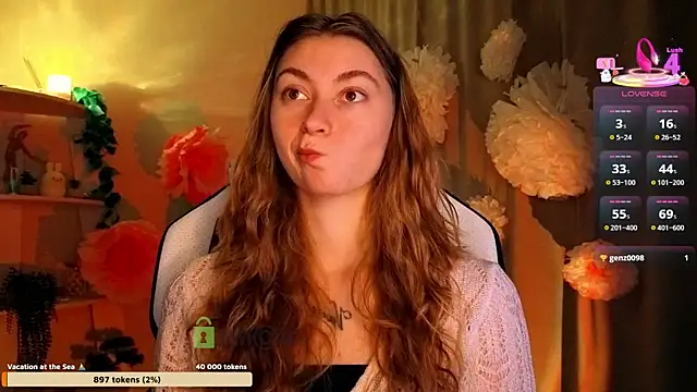 Snapshot of lady_curls chatting on April 2026 09:26:02 PM lady curls online show from April 2026 09:26:02 PM
