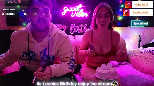 Snapshot of MrAndMrsSavage chatting on December 2024 08:58:02 PM MrAndMrsSavage online show from December 2024 08:58:02 PM