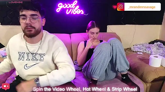 Snapshot of MrAndMrsSavage chatting on January 2025 08:27:01 PM MrAndMrsSavage online show from January 2025 08:27:01 PM