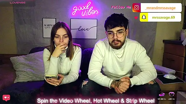 Snapshot of MrAndMrsSavage chatting on January 2025 10:04:02 PM MrAndMrsSavage online show from January 2025 10:04:02 PM