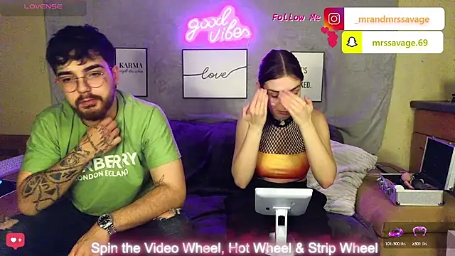 Snapshot of MrAndMrsSavage chatting on January 2025 10:51:01 PM MrAndMrsSavage online show from January 2025 10:51:01 PM