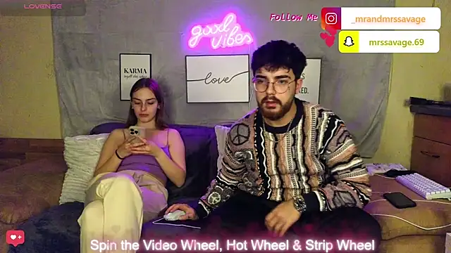 Snapshot of MrAndMrsSavage chatting on January 2025 09:30:02 PM MrAndMrsSavage online show from January 2025 09:30:02 PM