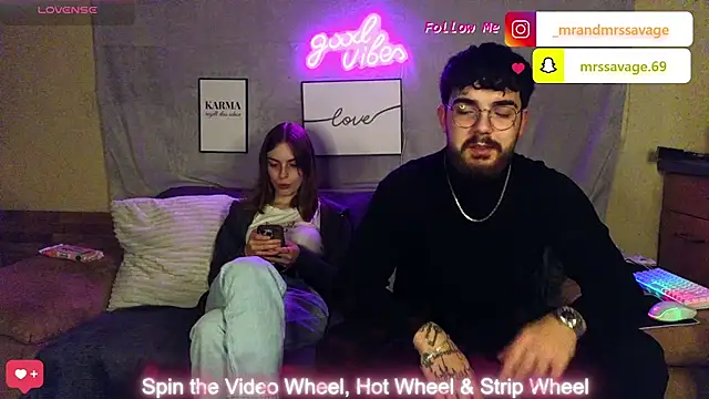 Snapshot of MrAndMrsSavage chatting on January 2025 10:13:02 PM MrAndMrsSavage online show from January 2025 10:13:02 PM